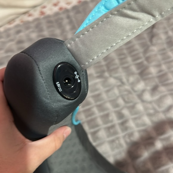 Homedics Soothes Neck Tension Vibration Neck Massager with Heat & Handles - Picture 3 of 3